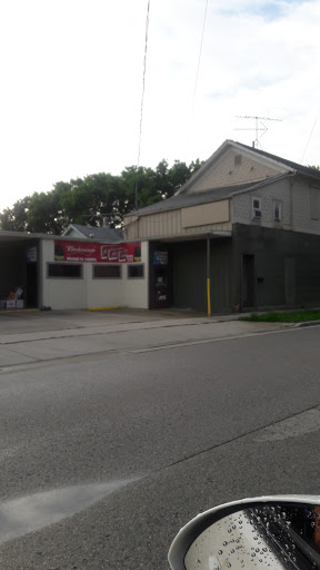 Liquor Store «Trumps Liquor», reviews and photos, 341 W Division St, Fond du Lac, WI 54935, USA