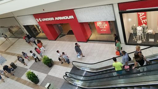 Shopping Mall «Fashion Outlets of Chicago», reviews and photos, 5220 Fashion Outlets Way, Rosemont, IL 60018, USA