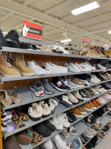 Department Store «T.J. Maxx», reviews and photos, 14 Candlewood Lake Rd, Brookfield, CT 06804, USA