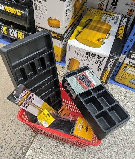 Hardware Store «Harbor Freight Tools», reviews and photos, 2658 Peters Creek Pkwy, Winston-Salem, NC 27127, USA