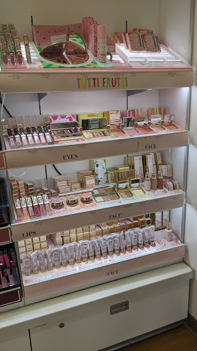 Hair Salon «Ulta Beauty», reviews and photos, 1480 Highlands Dr NE, Issaquah, WA 98029, USA