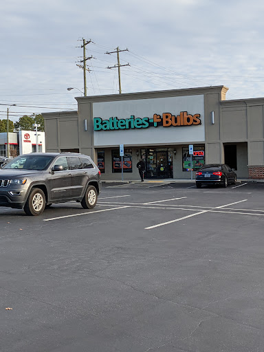 Car Battery Store «Batteries Plus Bulbs», reviews and photos, 2709 Battleground Ave, Greensboro, NC 27408, USA