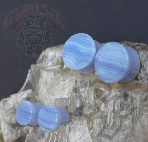 Tattoo Shop «Royal Flesh Tattoo and Piercing», reviews and photos, 4005 N Broadway St, Chicago, IL 60613, USA