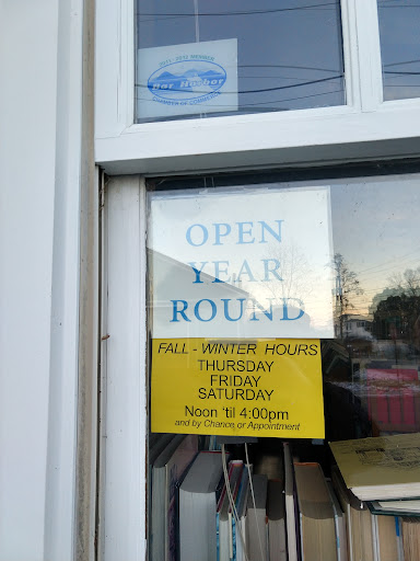 Mystery Cove Book Shop, 1 Dewey St, Bar Harbor, ME 04609, USA, 