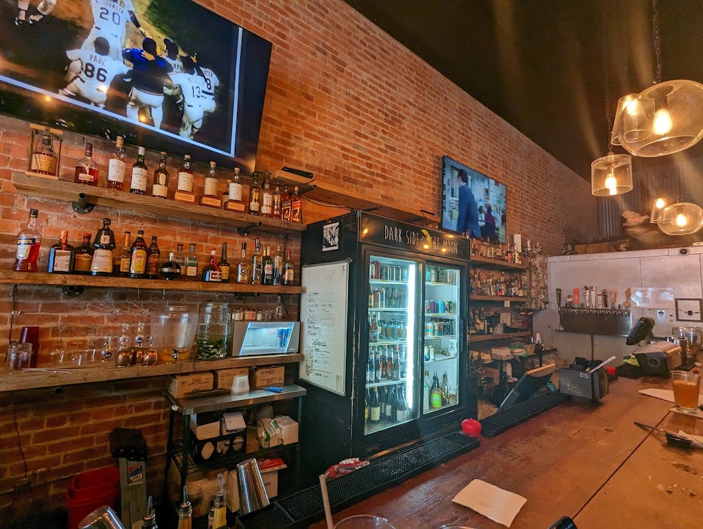 Dark Side of the Moon - Rome, GA 30161 - Menu, Reviews, Hours & Contact