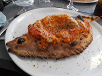 Calzone du Restaurant italien Pizzas L'Olivier à Issy-les-Moulineaux - n°3