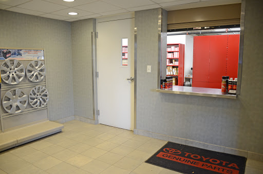 Toyota Dealer «St Charles Toyota», reviews and photos, 2651 E Main St, St Charles, IL 60174, USA