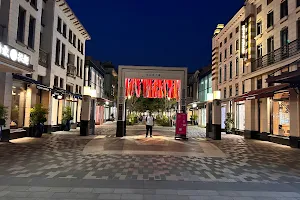 Yioulai Outlet Shanghai image