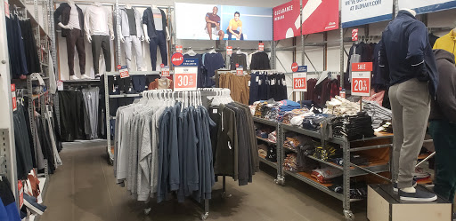 Clothing Store «Old Navy», reviews and photos, 15661 S Apopka Vineland Rd, Orlando, FL 32821, USA