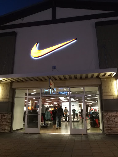 Nike Factory Store, 3202 Livermore Outlets Dr, Livermore, CA 94551, USA, 