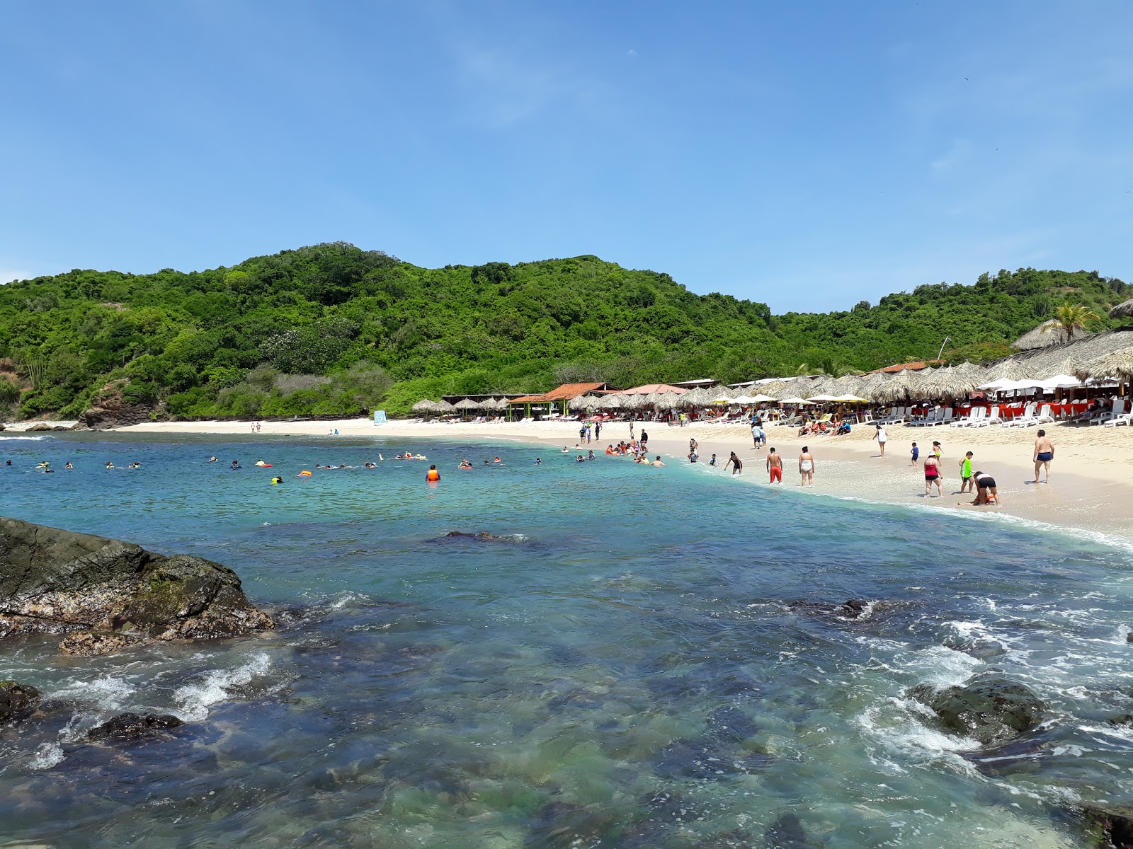 Photo de Playa Coral avec caillou fin clair de surface