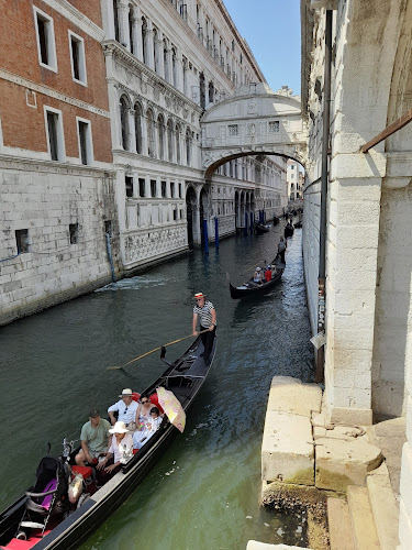 Opinii despre Athos Travel Center în Θεσσαλονίκη - Ταξιδιωτικό πρακτορείο