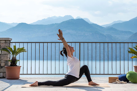 Yoga - Paola Ruffini Via Panoramica, 39, 37018 Malcesine VR, Italia