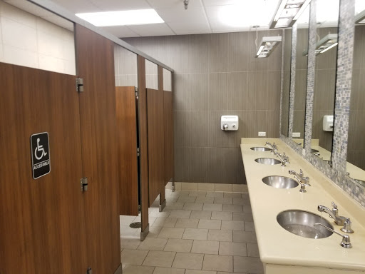 Gym «LA Fitness», reviews and photos, 6200 Little River Turnpike, Alexandria, VA 22312, USA