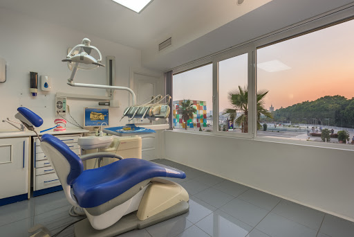 CLINICA DENTAL CROOKE & LAGUNA