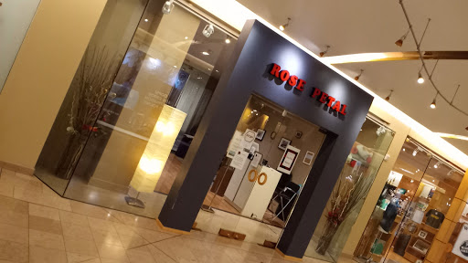 Shopping Mall «Pioneer Place», reviews and photos, 700 SW 5th Ave, Portland, OR 97204, USA