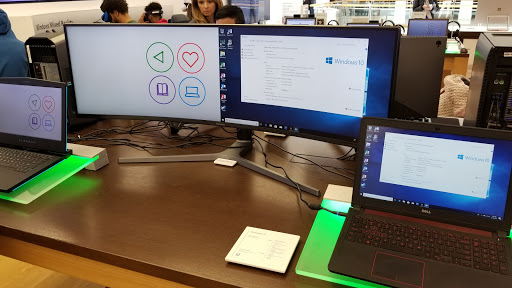 Computer Store «Microsoft Store - International Plaza», reviews and photos, 2223 N Westshore Blvd, Tampa, FL 33607, USA