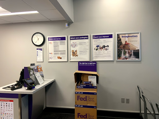 Shipping and Mailing Service «FedEx Ship Center», reviews and photos, 2800 Earhart Ct, Hebron, KY 41048, USA