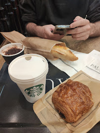 Plats et boissons du Restaurant servant le petit-déjeuner Starbucks à Paris - n°4