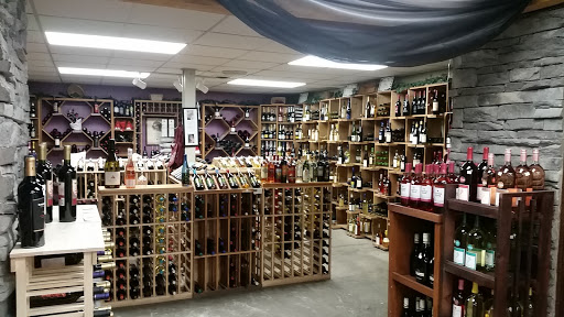 Lindy Liquor Store, 613 N Grand Ave, Connersville, IN 47331, USA, 