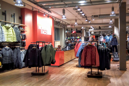 Clothing Store «The North Face», reviews and photos, 799 Grand Ave, St Paul, MN 55105, USA