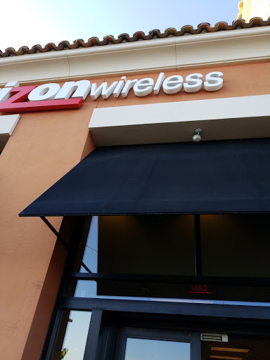 Cell Phone Store «Verizon», reviews and photos, 1555 Simi Town Center Way #585, Simi Valley, CA 93065, USA