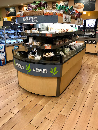 Gas Station «Cumberland Farms», reviews and photos, 241 Main St, Amesbury, MA 01913, USA