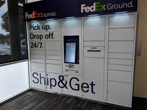 Print Shop «FedEx Office Print & Ship Center», reviews and photos, 2701 Cross Timbers Rd #208, Flower Mound, TX 75028, USA