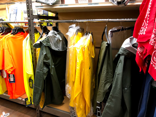 Home Improvement Store «Tractor Supply Co.», reviews and photos, 115 4 Seasons Blvd a, Hendersonville, NC 28792, USA