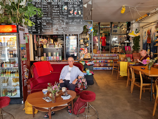 Salonen Kunst, Kjoler, Kaffe Og Kiksekage in Skælskør, Nyborg