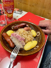 Choucroute d'Alsace du Restaurant de spécialités alsaciennes D'baecka Ofa Stub à Ribeauvillé - n°10