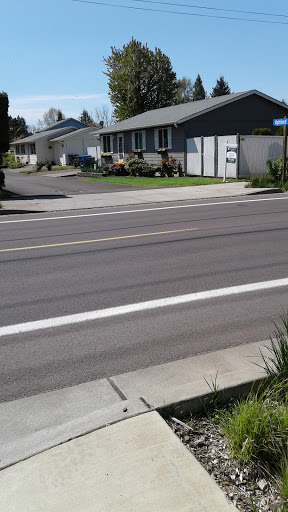 Grocery Store «Neighborhood Market», reviews and photos, 711 Chemawa Rd N, Keizer, OR 97303, USA