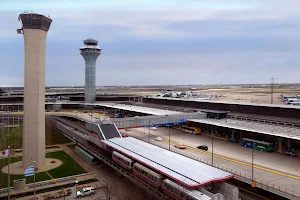 Hilton Chicago O'Hare Airport image