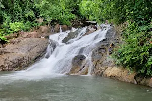 Mothiramalai Waterfalls image