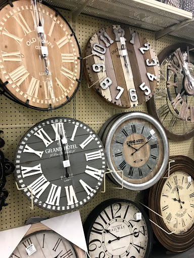 Shopping Mall «Colonial Plaza Mall», reviews and photos, 601 N Bumby Ave, Orlando, FL 32803, USA