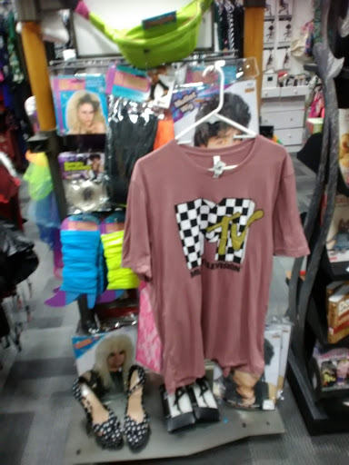 Consignment Shop «Lucky Star Consignment Clothing», reviews and photos, 3276 NW Plaza Rd, Silverdale, WA 98383, USA