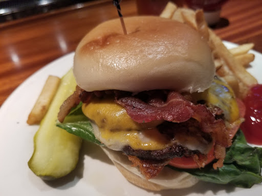 Golf Club «Spring Hollow Golf Club & The Grille Restaurant», reviews and photos, 3350 Schuylkill Rd, Spring City, PA 19475, USA