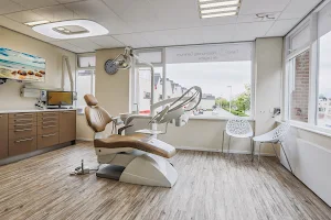 Dental Center the Leyens Zoetermeer image