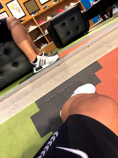 Shoe Store «Footaction», reviews and photos, 1014 Willowbrook Dr, Houston, TX 77070, USA