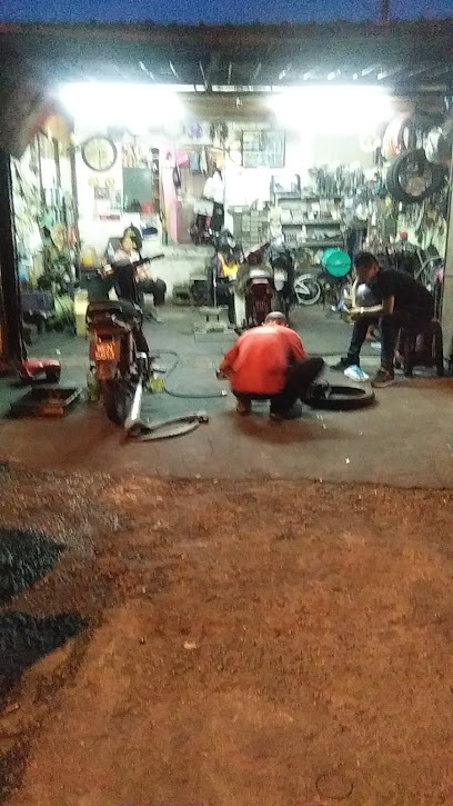 Din motorcycle workshop