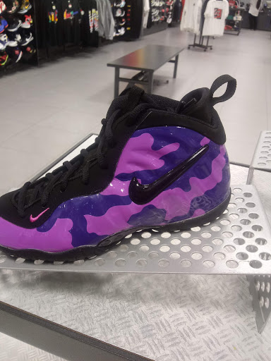 Shopping Mall «New Landing Mall», reviews and photos, Troost Ave & E Meyer Blvd, Kansas City, MO 64131, USA