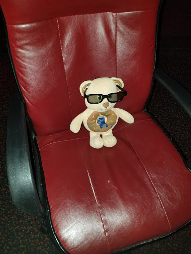 Movie Theater «AMC DINE-IN Menlo Park 12», reviews and photos, 55 Parsonage Rd #390, Edison, NJ 08837, USA