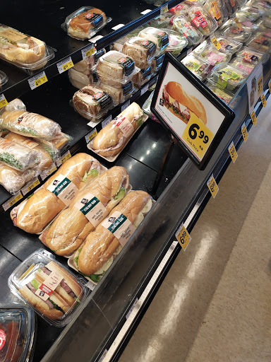 Grocery Store «Safeway», reviews and photos, 2220 N Coast Hwy, Newport, OR 97365, USA