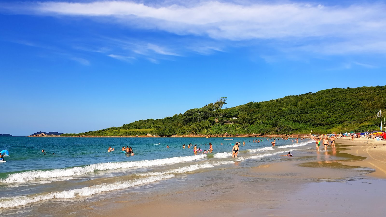Praia de Cima的照片 带有碧绿色纯水表面