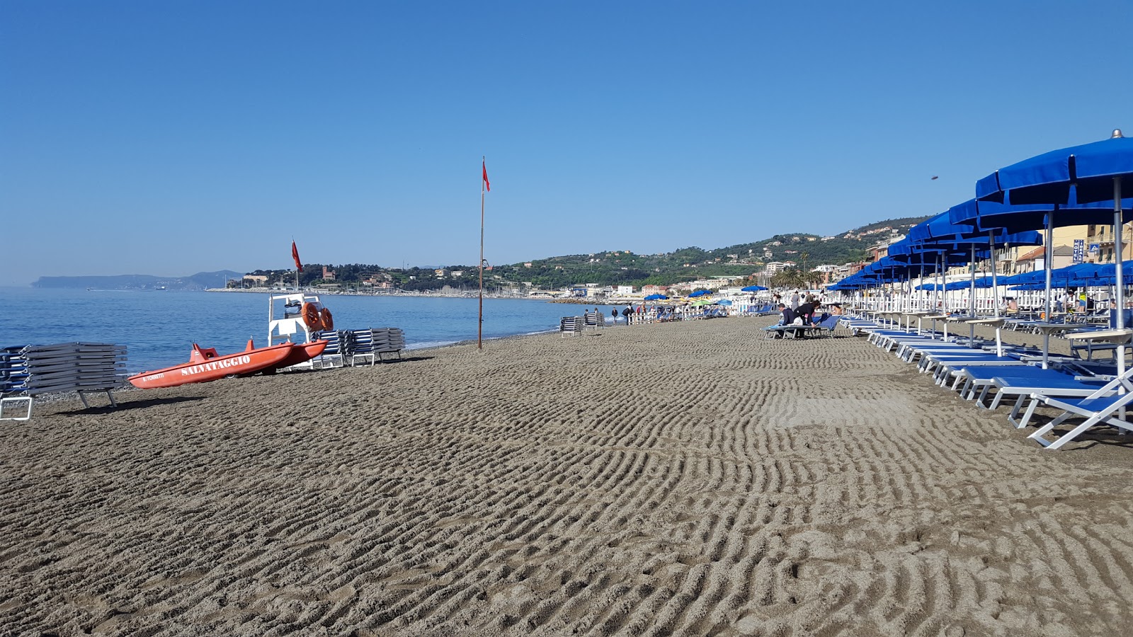 Photo de Spiaggia Santa Caterina avec rivage droit, long