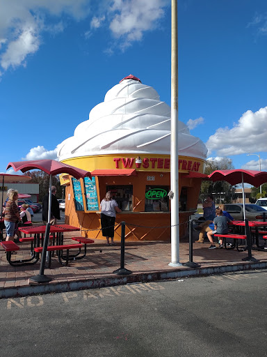 Golden Ox Liqours, 305 E Burleigh Blvd, Tavares, FL 32778, USA, 