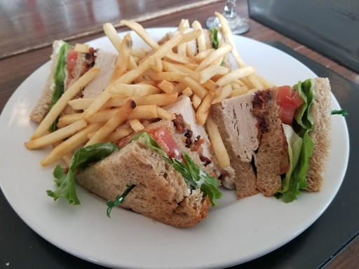 Golf Shop «Eagle Rock Golf Clubhouse & Pro Shop», reviews and photos, 191 Turnberry Ln, Hazle Township, PA 18202, USA