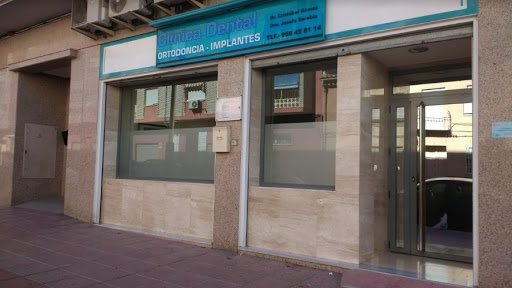 Clínica Dental Gómez Sarabia en Blanca, Murcia