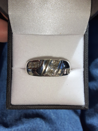 Pawn Shop «EZPAWN», reviews and photos, 1001 N Beckley Ave #608, DeSoto, TX 75115, USA