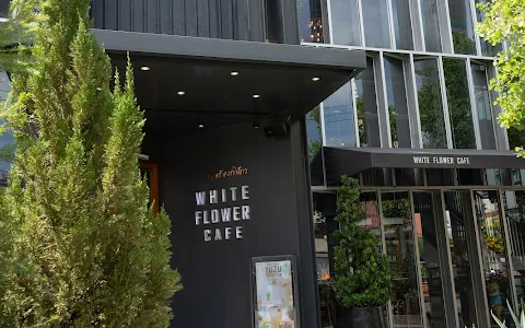White Flower Cafe image